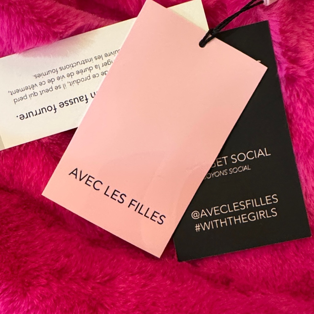Avec Les Filles Vibrant Pink Faux Fur Jacket - Picture 6 of 9